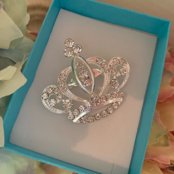 Royal Crown Queen Pin brooch - Picture 4 of 8